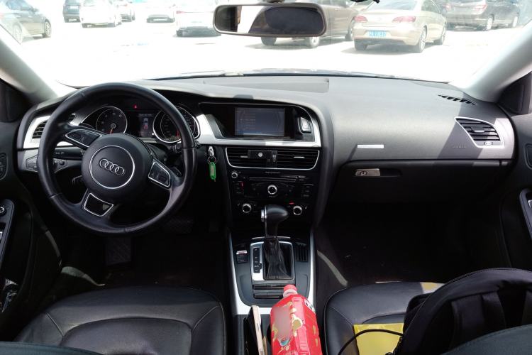 Used Audi A5 2013 Sportback 40 TFSI Center Console