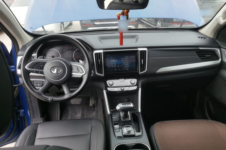 Used Great Wall Poer 2021 2.0T Commercial Version Automatic Diesel Two-Wheel Drive Elite Trim with Long Bed – GW4D20M Center Console