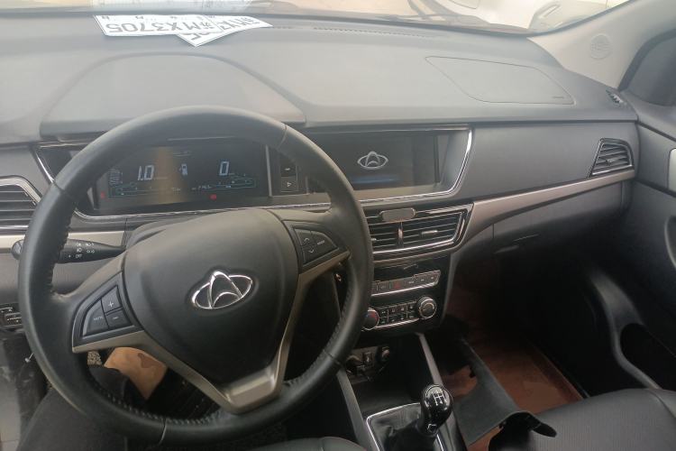 Used CHANGAN KAICHENG Oushang A600 2016 1.5L Manual Luxury 7-Seater Center Console
