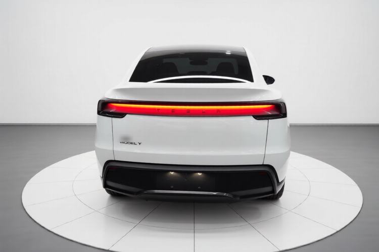 Used Tesla Model Y 2025 Rear-Wheel-Drive Version