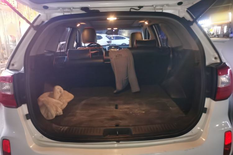 Used Kia Sorento 2013 2.4L 5-Seater Gasoline Comfort Edition Trunk