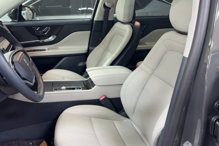 Used Lincoln Corsair 2023 2.0T Two-Wheel Drive Luxury Edition Left Front Seat