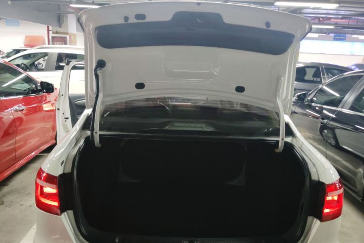 Used Volkswagen Lavida 2013 Restyled Classic 1.6L Manual Comfort Edition Trunk