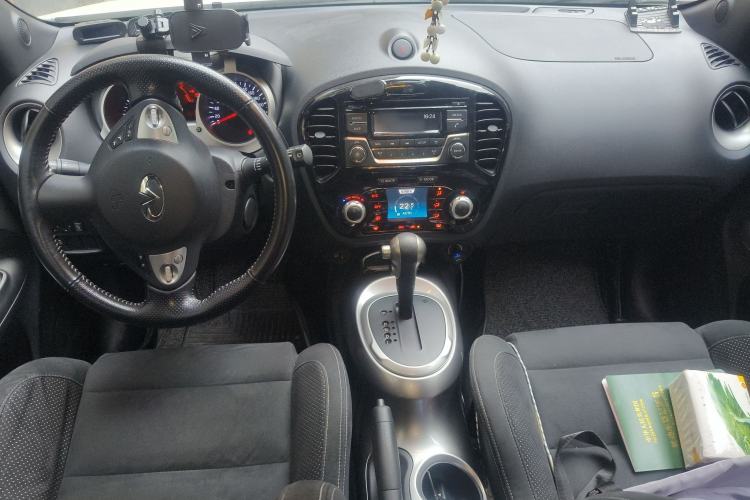 Used Infiniti ESQ 2014 1.6L Spontaneous Edition
