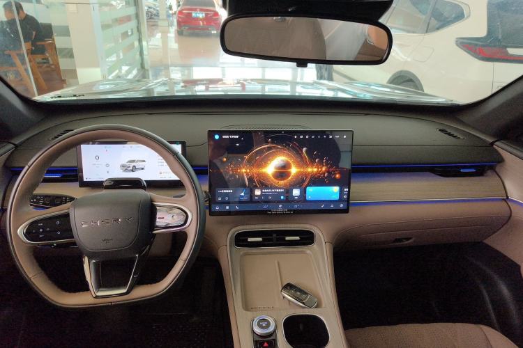 Used Chery Tiggo 8 PLUS 2025 290TGDI DCT Prestige 5-Seater Center Console