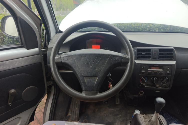 Used Wuling Rongguang 2012 1.5L Extended Basic Version
