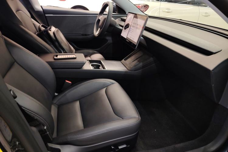 Used Tesla Model 3 2023 Rear-Wheel-Drive Version Right Front Seat