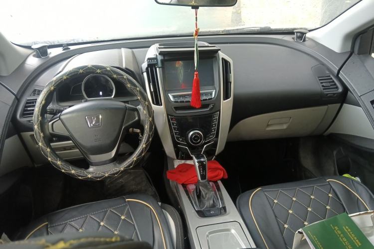 Used Luxgen U6 SUV 2015 1.8T Charm Model
