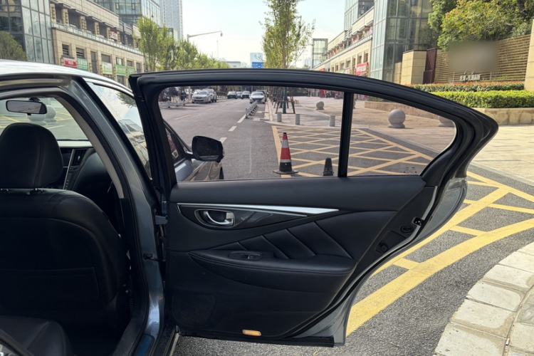 Used Infiniti Q50L 2016 2.0T Comfort Edition
