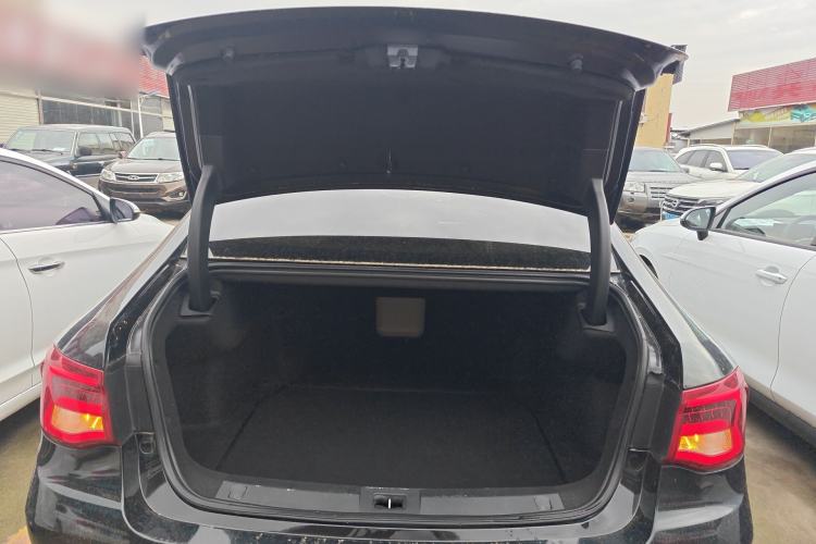 Used GAC Trumpchi GA8 2017 280T Executive Edition
