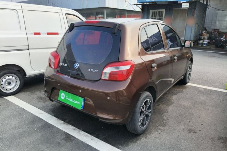 Used Venucia R30 2014 1.2L Manual Comfort Edition
