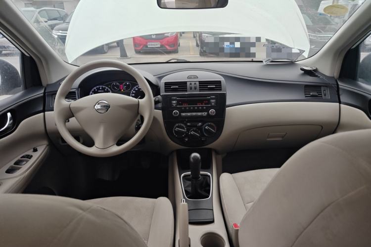 Used Nissan Tiida 2011 1.6L Manual Comfort Edition
