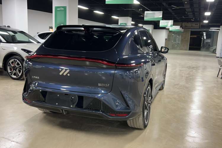 Used IM LS7 2023 100kWh Lux All-Wheel-Drive Version
