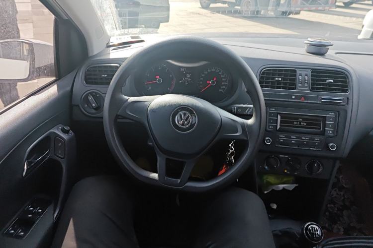 Used Volkswagen Polo 2016 1.4L Manual Fashion Model
