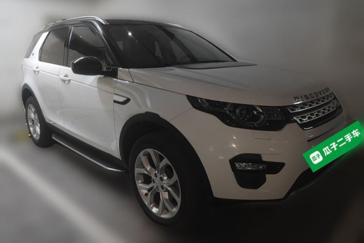 Used Land Rover Discovery Sport 2017 2.0T HSE Front Right 45 Deg