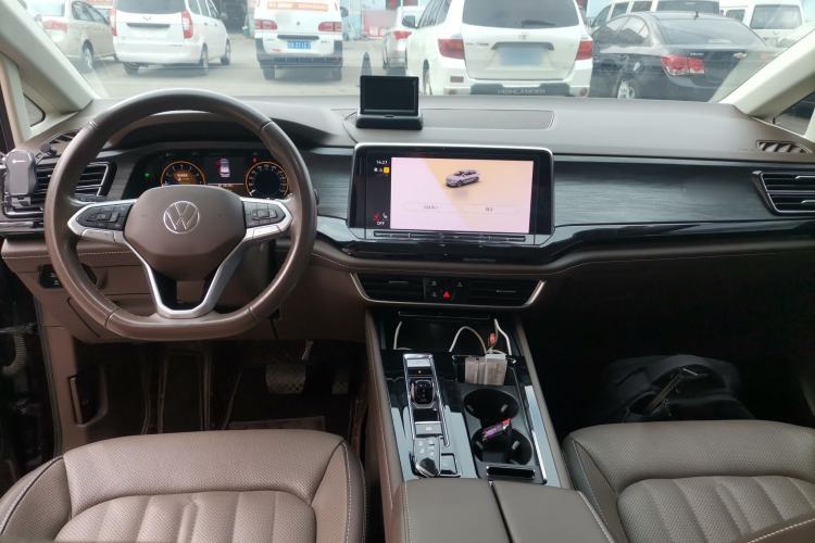 Used Volkswagen Viloran 2022 330TSI Luxury Edition
