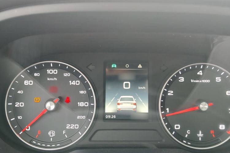 Used Roewe i5 2020 1.5L Manual 4G Connect Leehao Flagship Edition Interior 3