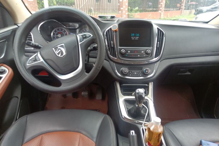 Used Baojun 560 2015 1.8L Manual Elite Edition