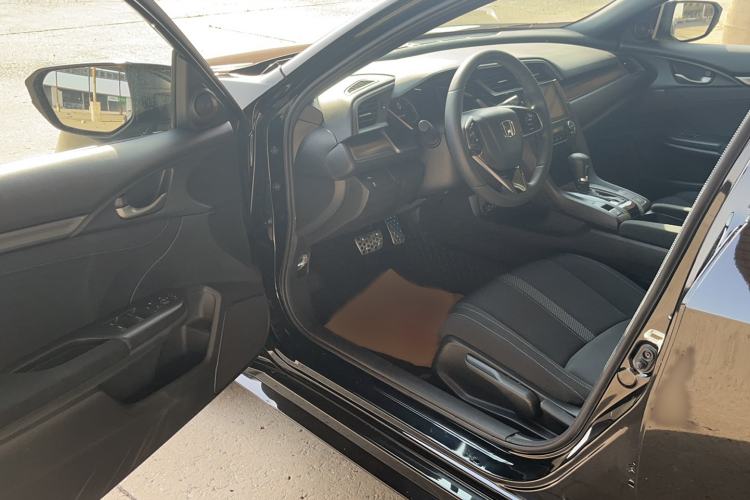 Used Honda Civic 2021 HATCHBACK 220TURBO CVT Trendy Cool Edition
