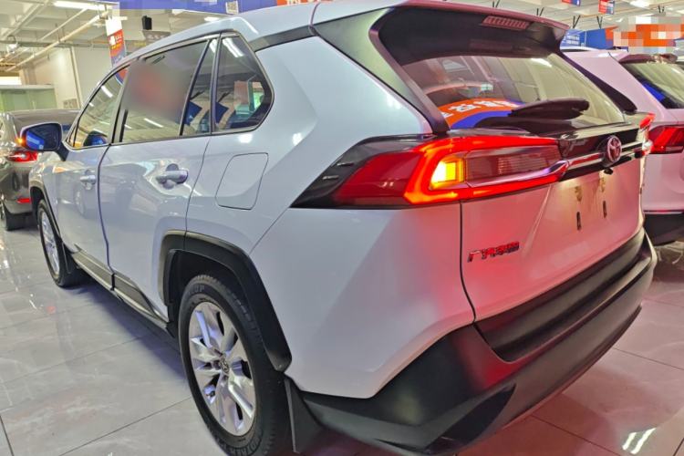 Used Toyota Wildlander 2022 Updated Version 2.0L CVT Two-Wheel Drive Leading Edition
