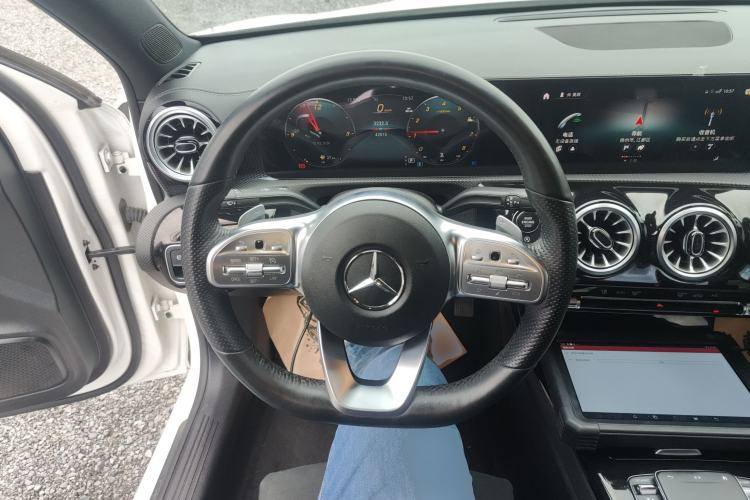 Used Mercedes-Benz A-Class 2022 Revised Version A 200 L Sport Sedan Fashionable Style