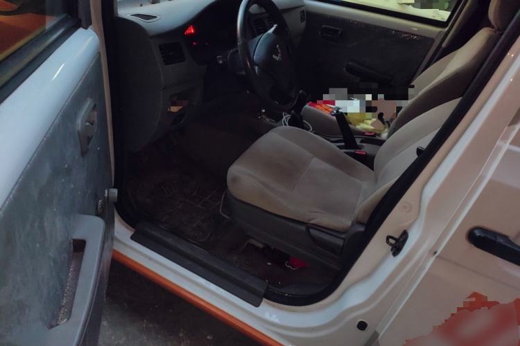 Used Wuling Rongguang V 2016 1.5L Practical Version Non-Power-Assisted
