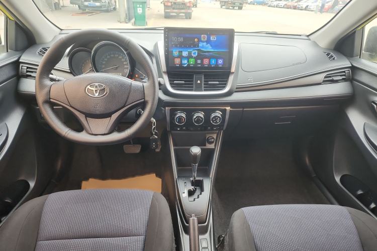 Used Toyota YARiS L Zhi Xuan 2016 Revised 1.5E CVT Charming Edition Center Console