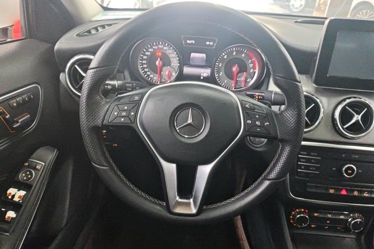 Used Mercedes-Benz GLA 2016 GLA 200 Fashion Model
