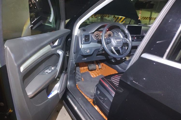 Used Audi Q5L 2020 Updated 40 TFSI Prestige Fashion Edition Driver Seat