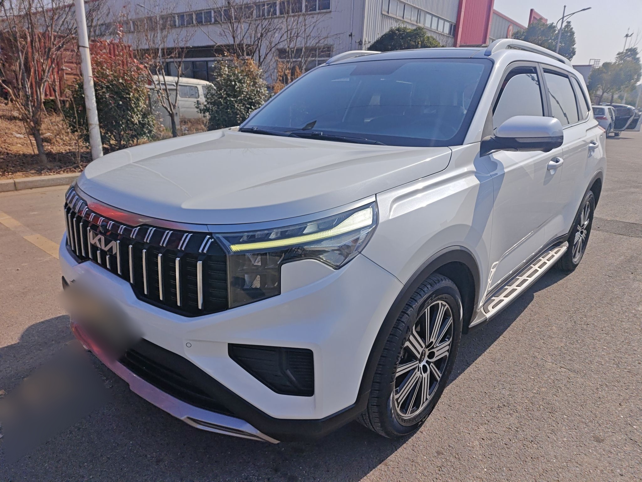 Под передней частью автомобиля