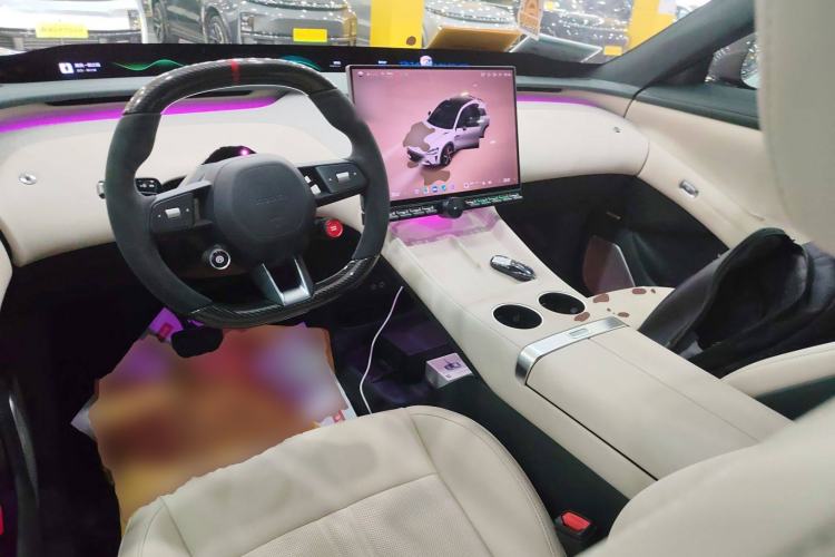 Used Xiaomi Auto YU7 2025 Ultra-Long Range High-Performance All-Wheel-Drive Max Edition
