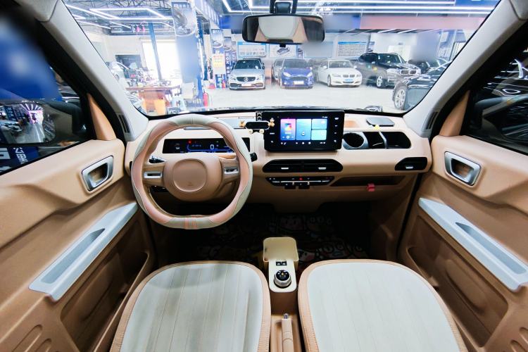 Used Geely Galaxy Panda 2024 200km Panda Kart Interior 1