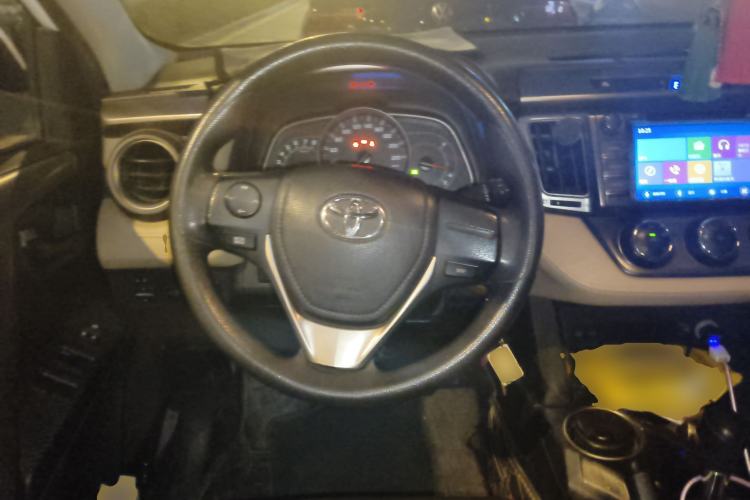 Used Toyota RAV4 2013 2.0L CVT Two-Wheel Drive Urban Edition
