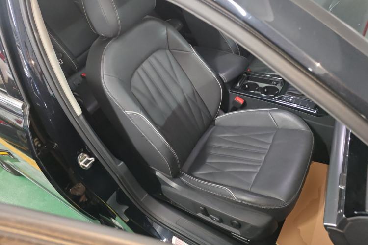 Used Volkswagen Passat 2022 330TSI Luxury Edition Custom Version