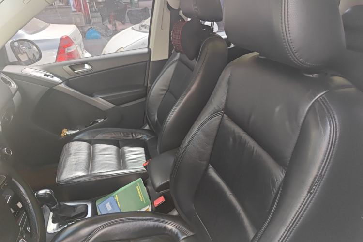 Used Volkswagen Tiguan 2012 2.0 TSI Automatic All-Wheel Drive Elite Edition Left Front Seat