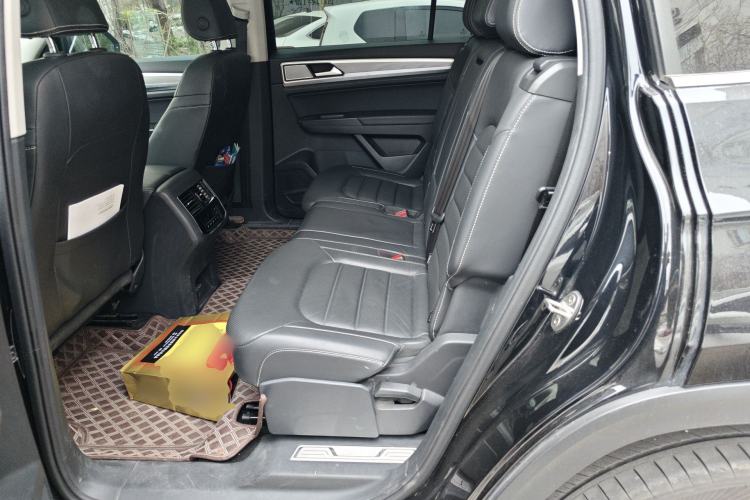 Used Volkswagen Teramont 2020 Revised Version 330TSI Two-Wheel Drive Luxury Edition Left Rear Seat