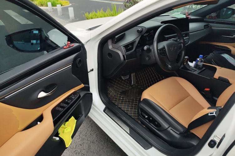 Used Lexus ES 2022 300h Excellence Edition