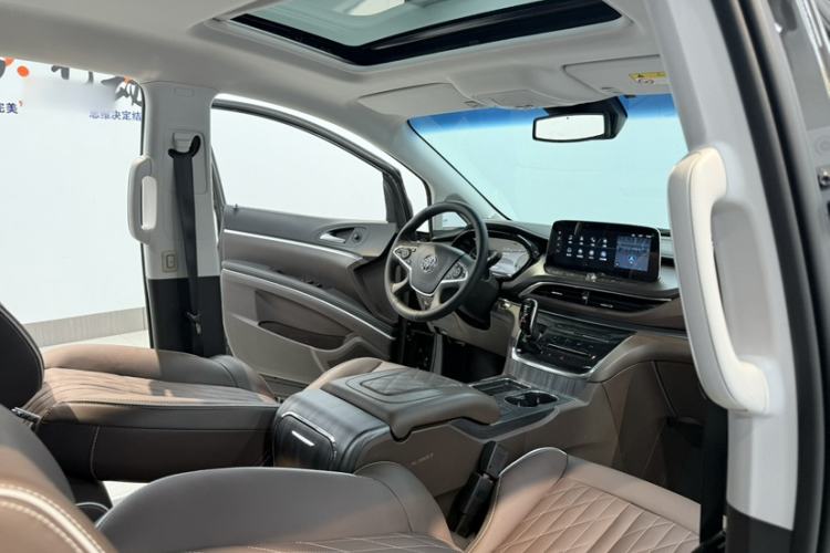 Used Buick GL8 2022 Land Business Class 652T Luxury Model
