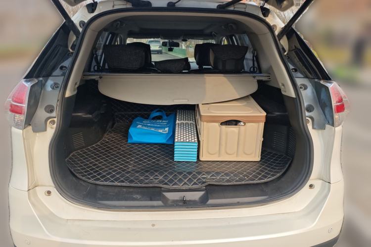 Used Nissan X-Trail 2014 2.5L CVT Luxury Edition 4WD Trunk