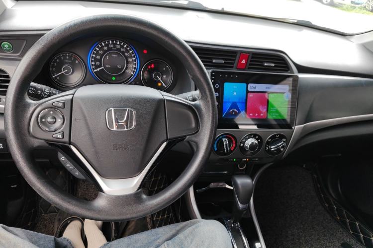 Used Honda Crider 2016 1.8L CVT Luxury Edition Center Console