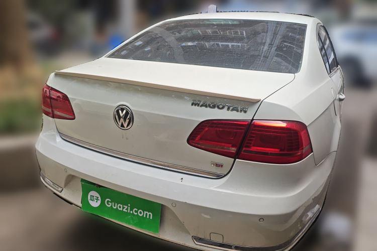Used Volkswagen Magotan 2013 1.8TSI Prestige Model Rear Right 45 Deg