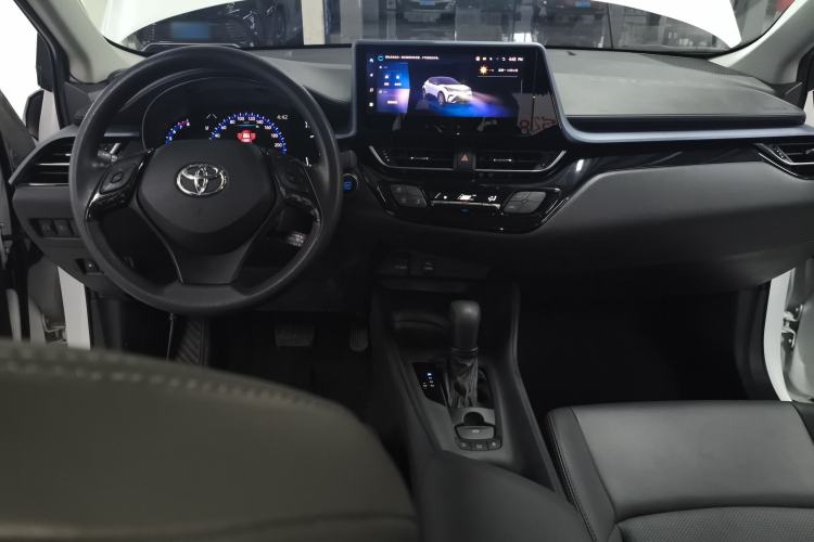 Used Toyota IZOA 2023 2.0L Enjoy Edition
