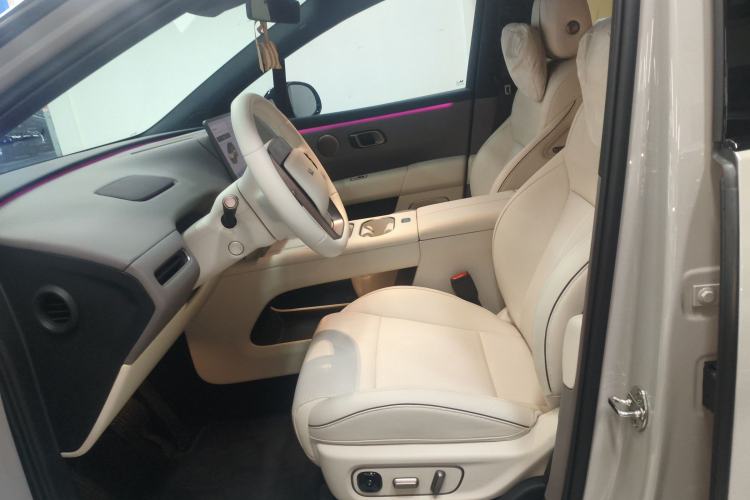 Used Li Auto Li Auto i6 2025 Model Two-Wheel-Drive Standard Type