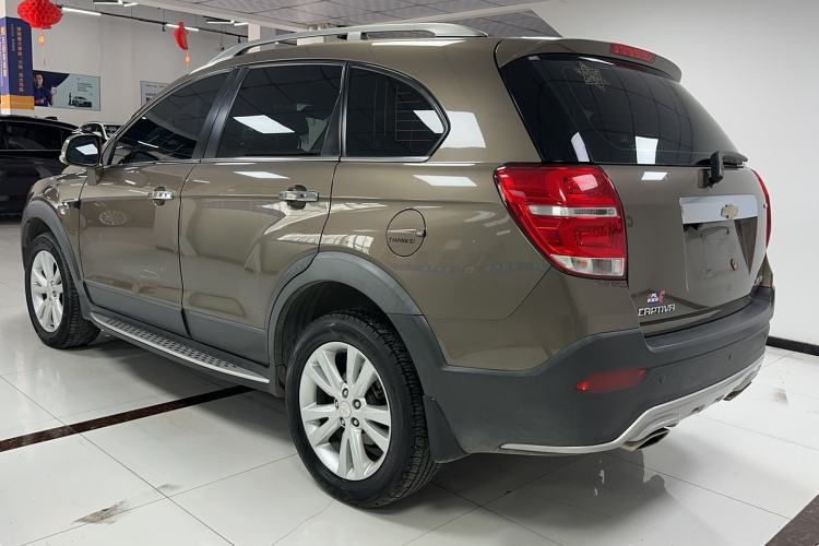 Used Chevrolet Captiva 2015 2.4L 4x4 Flagship Edition 7-Seater
