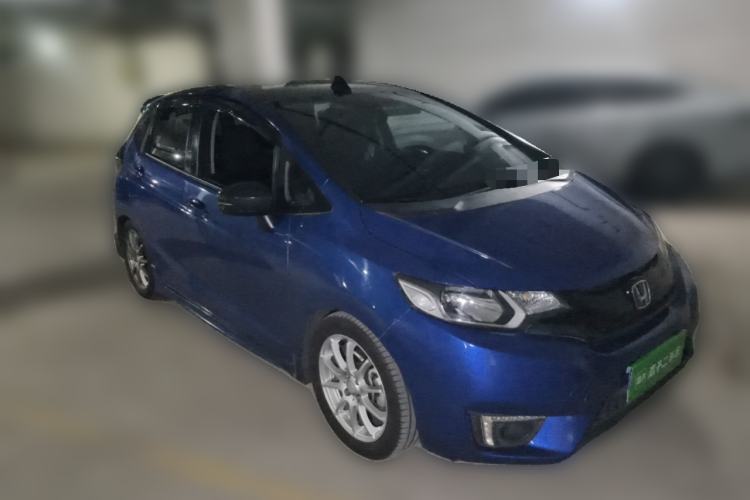 Used Honda Fit 2014 1.5L SE CVT Fashion Model Front Right 45 Deg