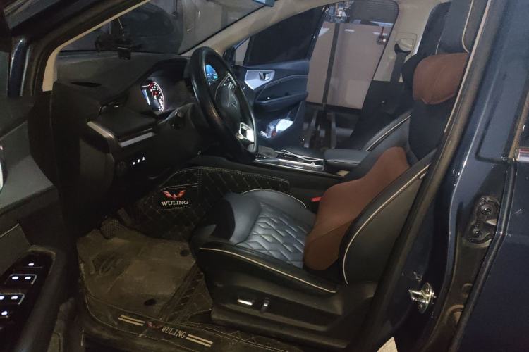 Used Wuling Jiachen 2022 1.5T CVT Deluxe Flagship Edition Left Front Seat