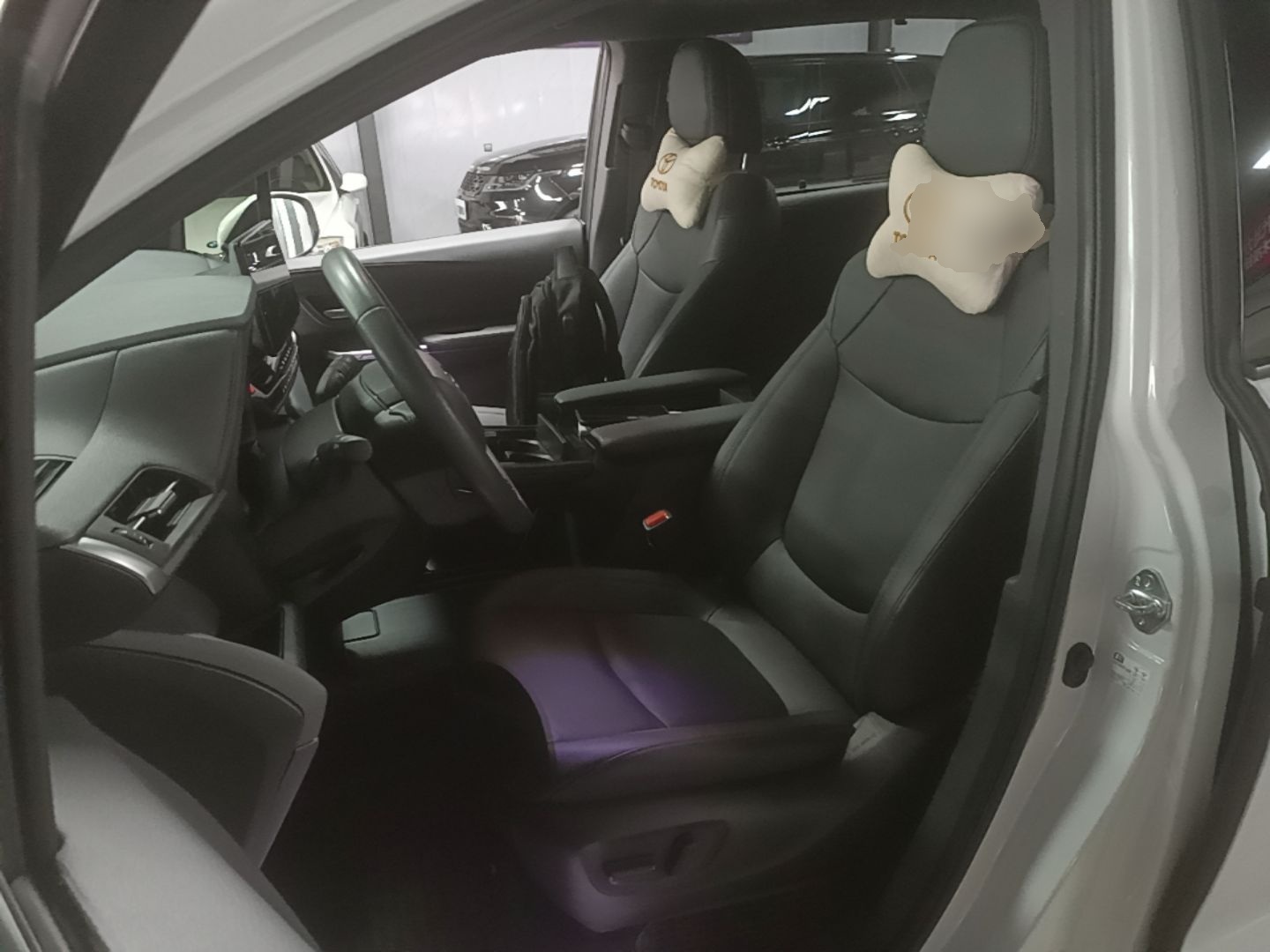 Vordere Reihe im Auto