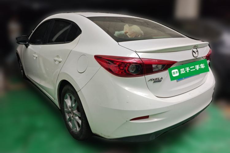 Used Mazda 3 Axela 2014 Sedan 1.5L Automatic Comfort Model
