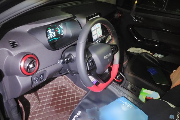 Used Chery Little Ant 2022 Revised Version Sweet Pink Edition Half-Sugar Version Lithium Iron Phosphate 30.7 kWh 30 kW 301 km
