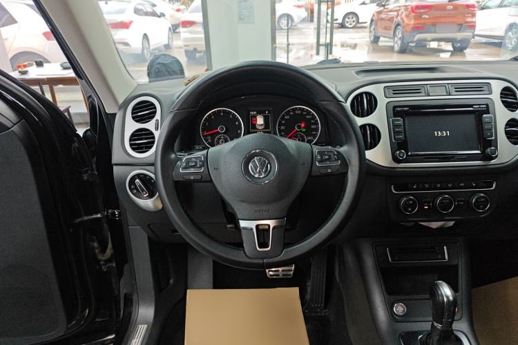 Used Volkswagen Tiguan 2015 1.8TSI Automatic Two-Wheel Drive Luxury Model Steering Wheel